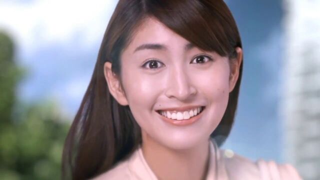 File:Hitomi smiles beautiful.jpg