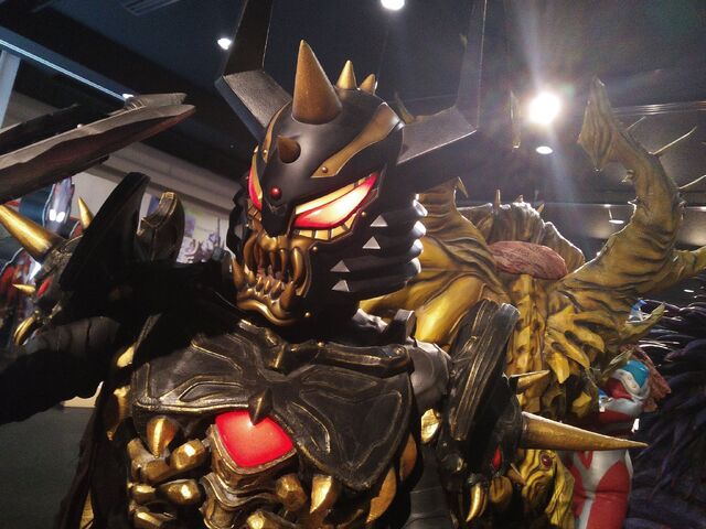 File:Guar Spectre Statue Closeup.jpeg