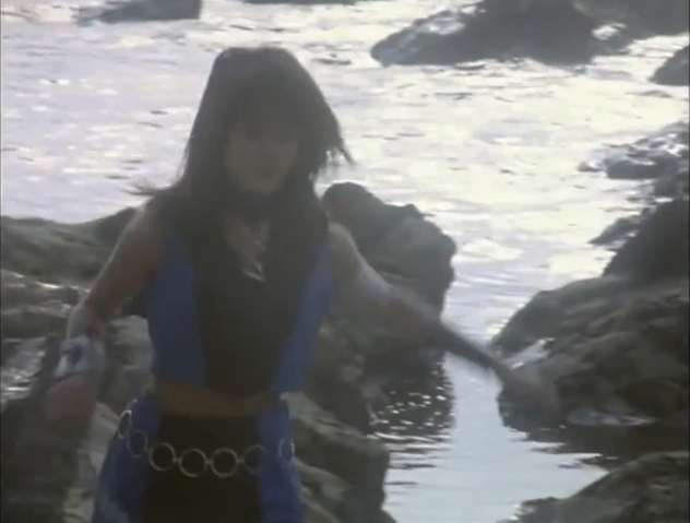 File:Rucia on the beach.png