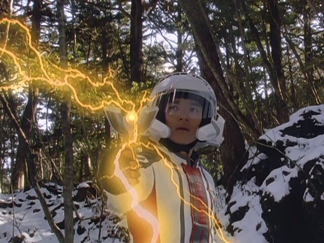 File:The spark lens opens.jpg