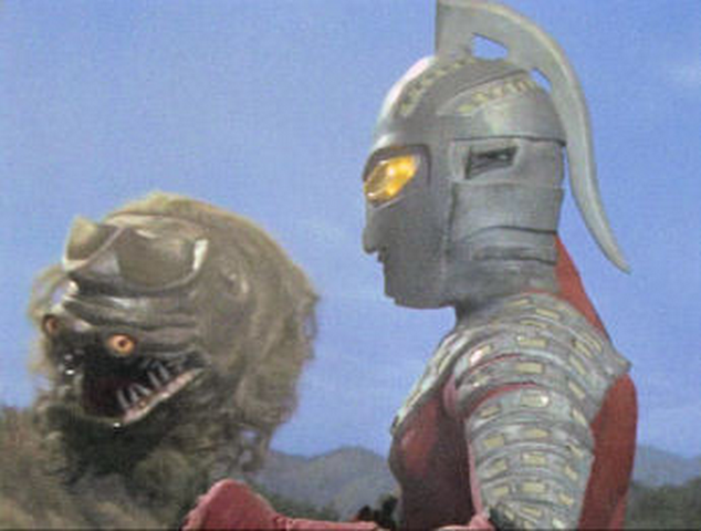 File:Gabura head vs Ultraseven.png