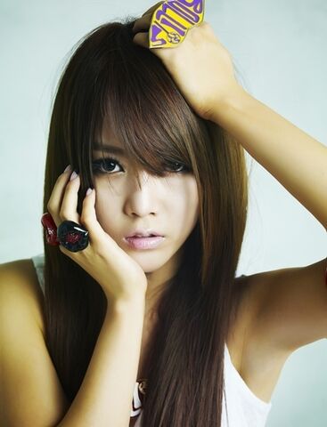 Archivo:Soyeon-t-ara-tiara-10600781-450-588.jpg