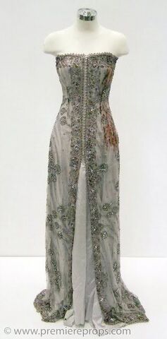 File:Ameliadress.jpg