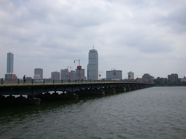 File:Harvard bridge.jpg