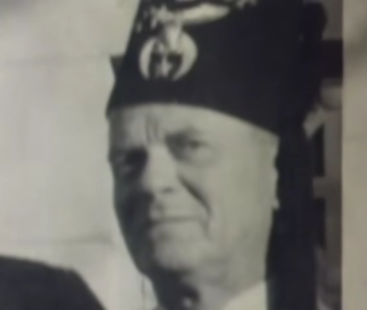 Walter curly green1