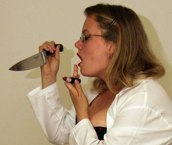 File:Seanan McGuire-knife.jpg