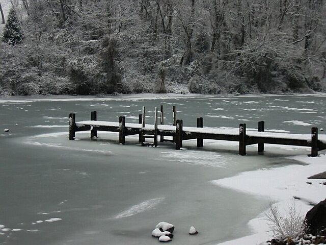 File:Frozen Lake.jpg