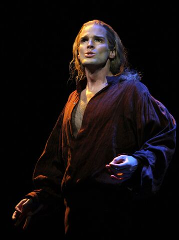 File:Hugh Panaro as lestat.jpg