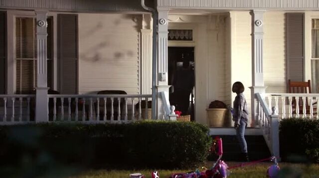 File:6X08-30-KaiBonnie.jpg