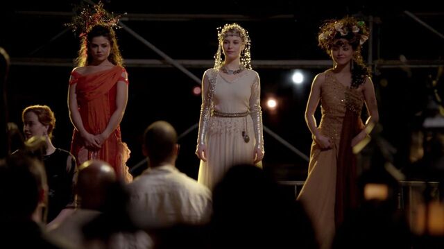 File:Normal TheOriginals118-0744DavinaMonAbigail.jpg