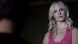 6X17-32-Caroline