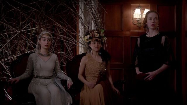 File:Normal TheOriginals118-1101GenMonAbigail.jpg
