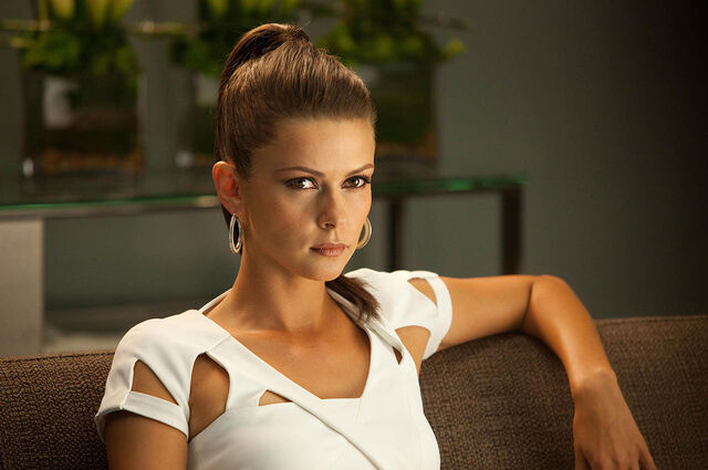 File:Olga Fonda- (2).jpg