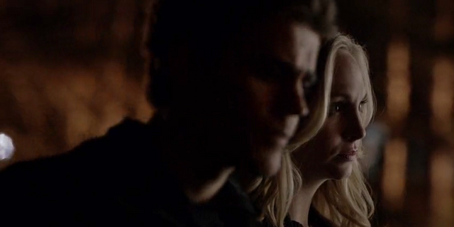 File:Stefana and Caroline 5x21...png