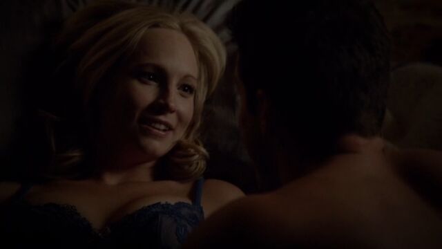 File:Caroline TVD 5x05.jpg