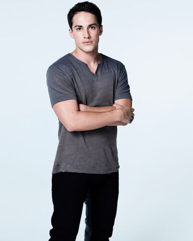 File:TVD-S5-Cast-photos (3).jpg