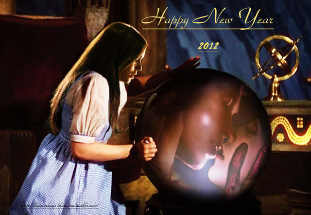 File:97889-crystal-ball-from-wizard-of-oz.jpg