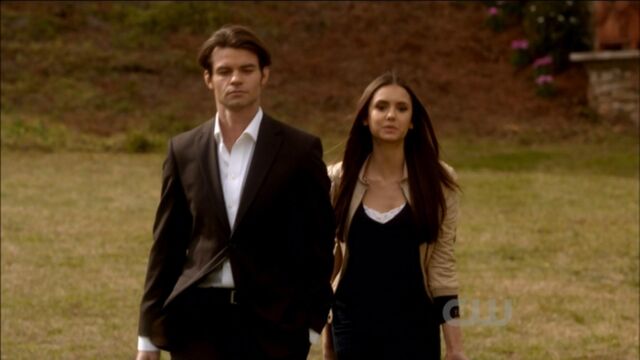 File:Elijah-and-Elena-in-Klaus-2x18-elijah-and-elena-21741608-1921-1080.jpg