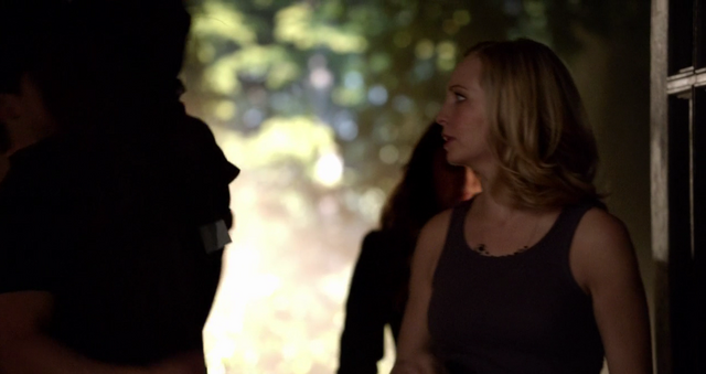 File:Enzo-Caroline in 5x18.png