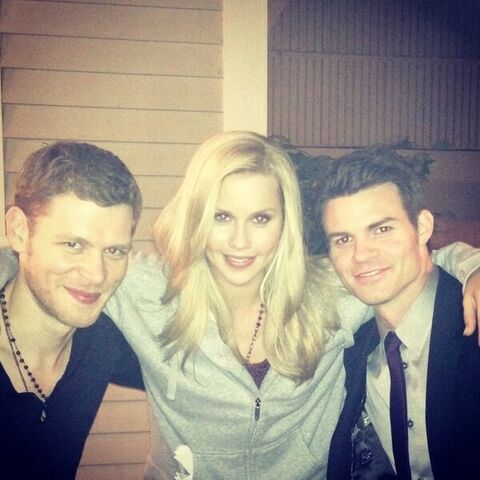 File:Claire Holt tweet pic.jpg