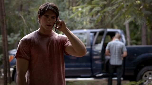 File:Jeremy 2 TVD 5x02.jpg