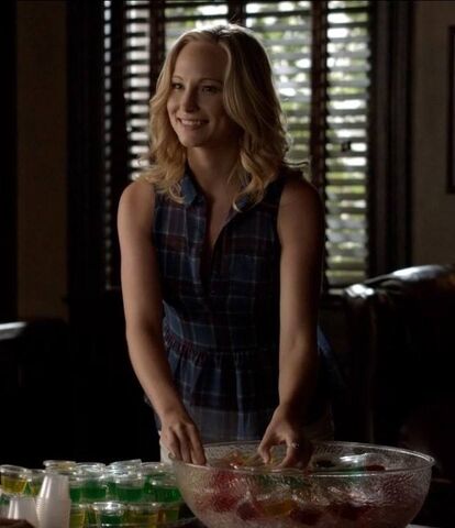 File:Caroline 5x8.,.,..jpg