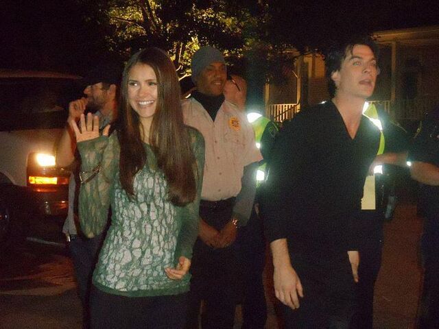 File:Nian-on-Set-of-The-Vampire-Diaries-ian-somerhalder-and-nina-dobrev-26988015-720-540.jpg