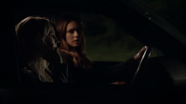 File:6X06-79-CarolineElena.jpg