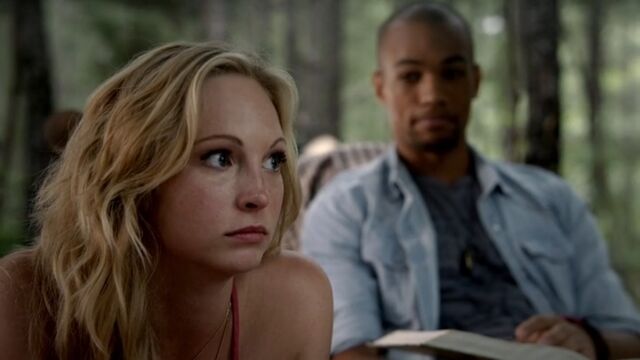 File:Caroline 3 TVD 5x04.jpg