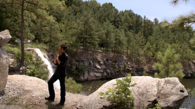 File:Damon 4 TVD 5x02.jpg