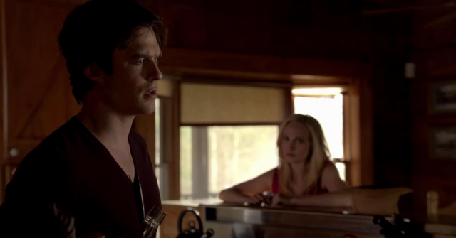 File:Damon-Caroline 5x20...png