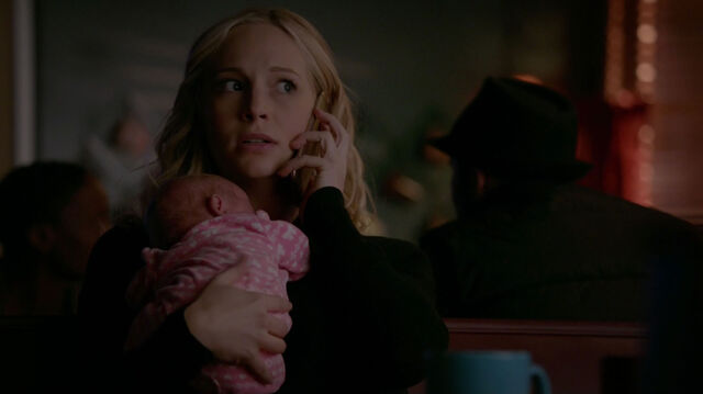File:714-093-Caroline-Josie.jpg