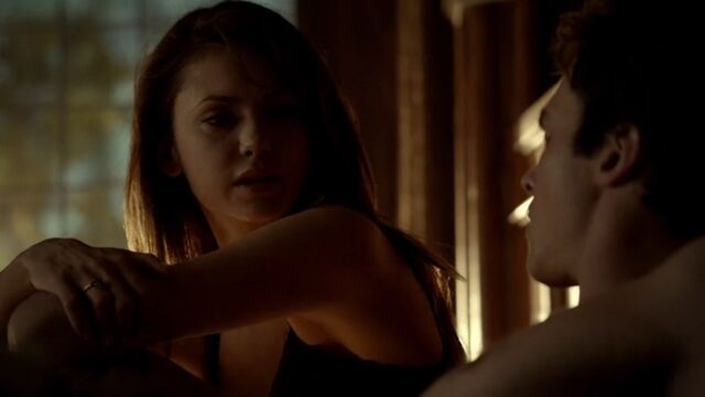 File:Elena TVD 5x03.jpg
