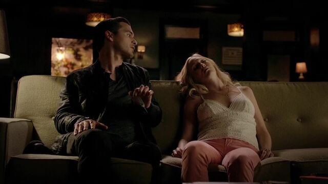 File:7X01-120-CarolineEnzo.jpg