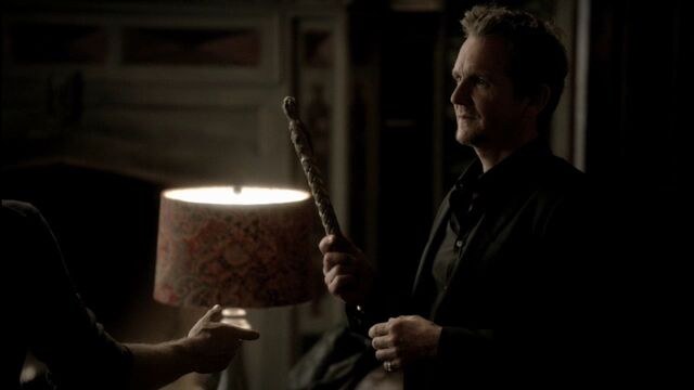 File:TVD-3x09-Homecoming-sebastian-roche-26843296-1280-720-1-.jpg