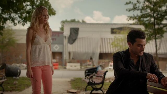 File:7X01-77-EnzoCaroline.jpg