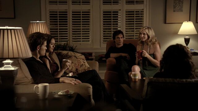 File:TVD1x03-Gilbert House 28.jpg