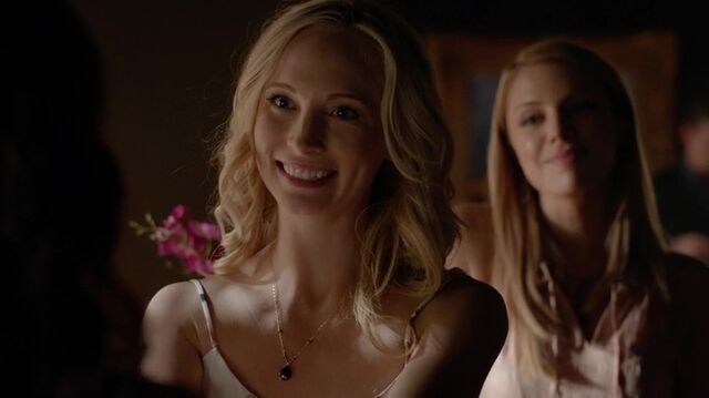File:7X01-51-CarolineMary.jpg