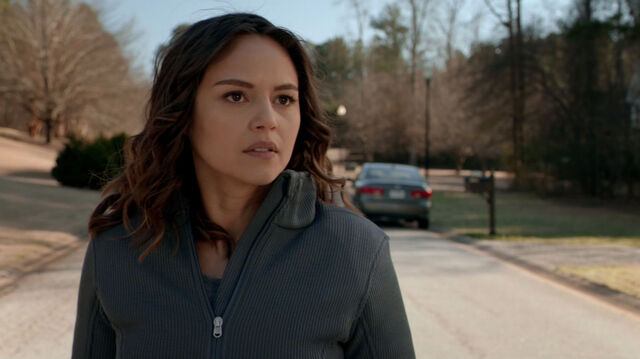 File:715-010-Rayna.jpg
