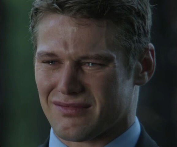 File:Matt-crying-at-funeral.jpg