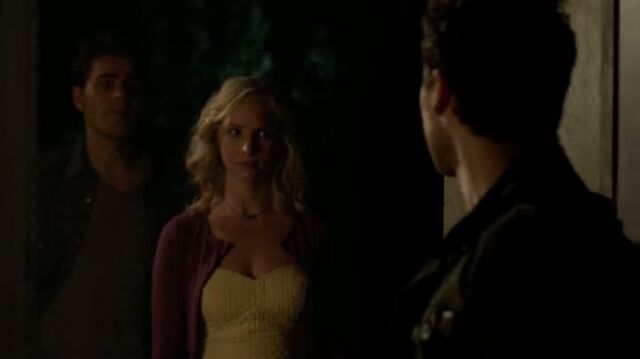 File:6X07-58-StefanCaroline.jpg