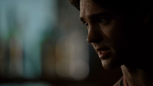 File:Jeremy 4 TVD 5x01.jpg