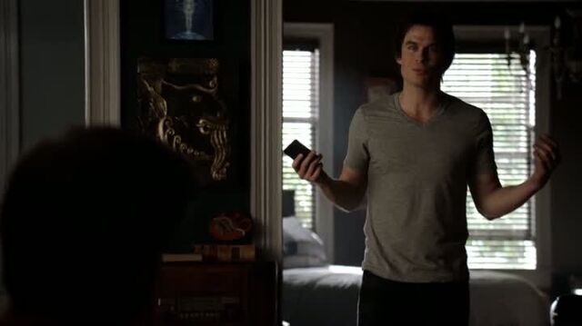 File:6X10-37-Damon.jpg