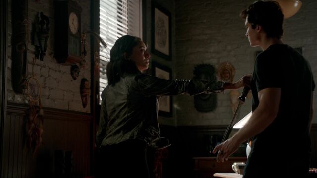 File:713-033-Damon-Bonnie.jpg