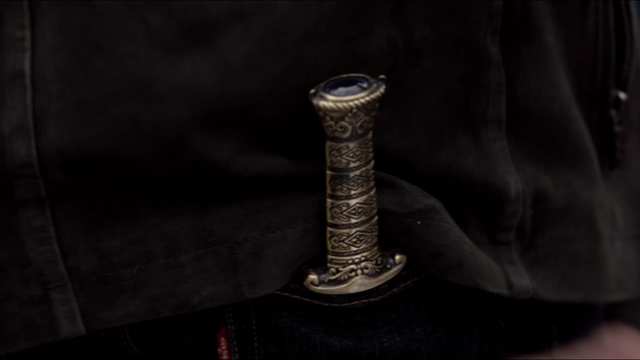 File:TravelerKnife4.png