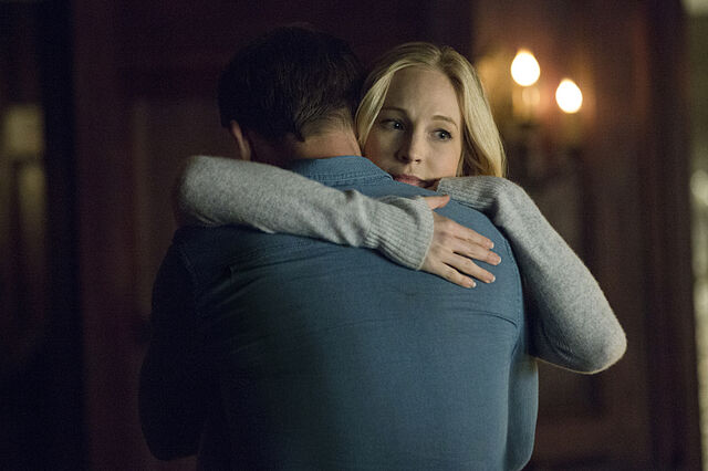 File:TVD721-Caroline-Alaric.jpg