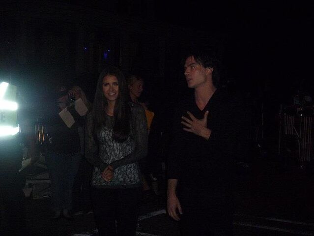 File:Nian-on-Set-of-The-Vampire-Diaries-ian-somerhalder-and-nina-dobrev-26988018-750-563.jpg