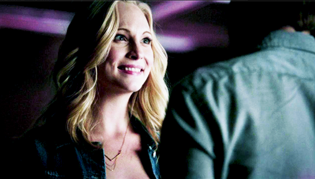 File:Caroline-Stefan 5x9...png