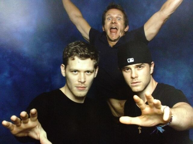 File:2012 DragonCon 02.jpg