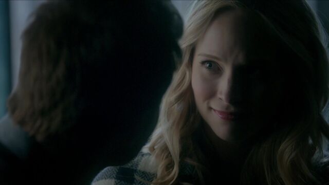 File:713-085-Stefan-Caroline.jpg